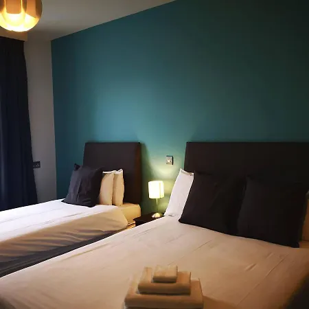 The Bank House 4*