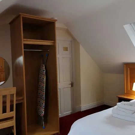 Pensión The Bank House 4*