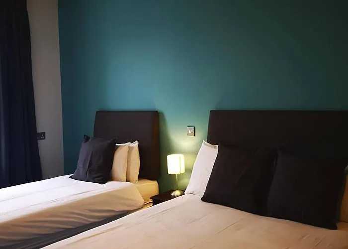 The Bank House 4*